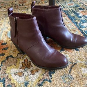 Women’s Forever 21 Heeled Zip-Up Ankle Boot